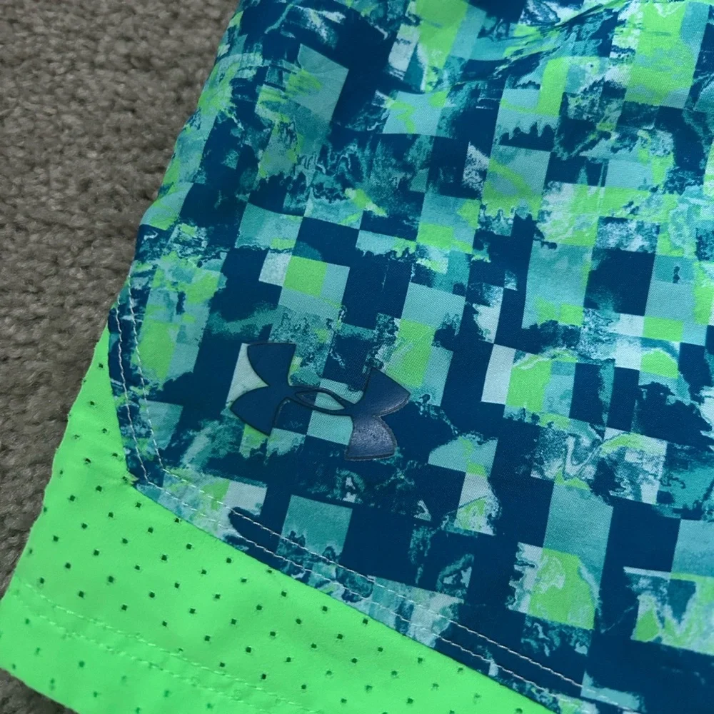 UNDER ARMOUR Girl's shorts tropical tide‎